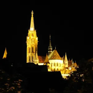 Elegant With Buda Castle View Apartment Budapest